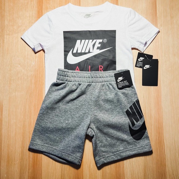 Nike Air Boys T-shirt and Shorts Set - Picture 7 of 7